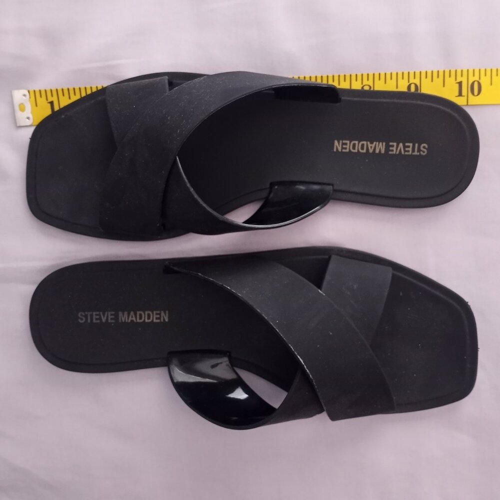 Steve Madden flats sandals